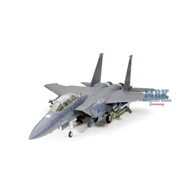 Tamiya Model kit McDonnell Douglas F-15E Strike Eagle Bunker