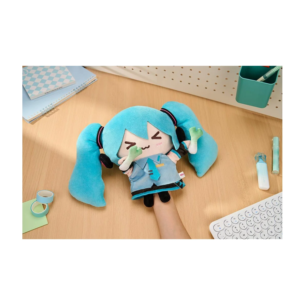 BM-240133 HATSUNE MIKU - Puppet 25x35cm