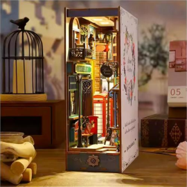 Book Nook - Alley (18.2 x 8.5 x 24.5 cm) 
