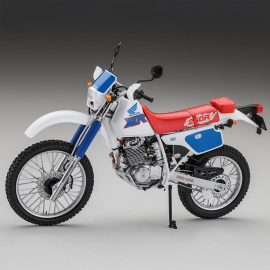 Plastic model of Honda XLR250R (MD22) motorcycle (1991) BK18 1:12 Model kit 